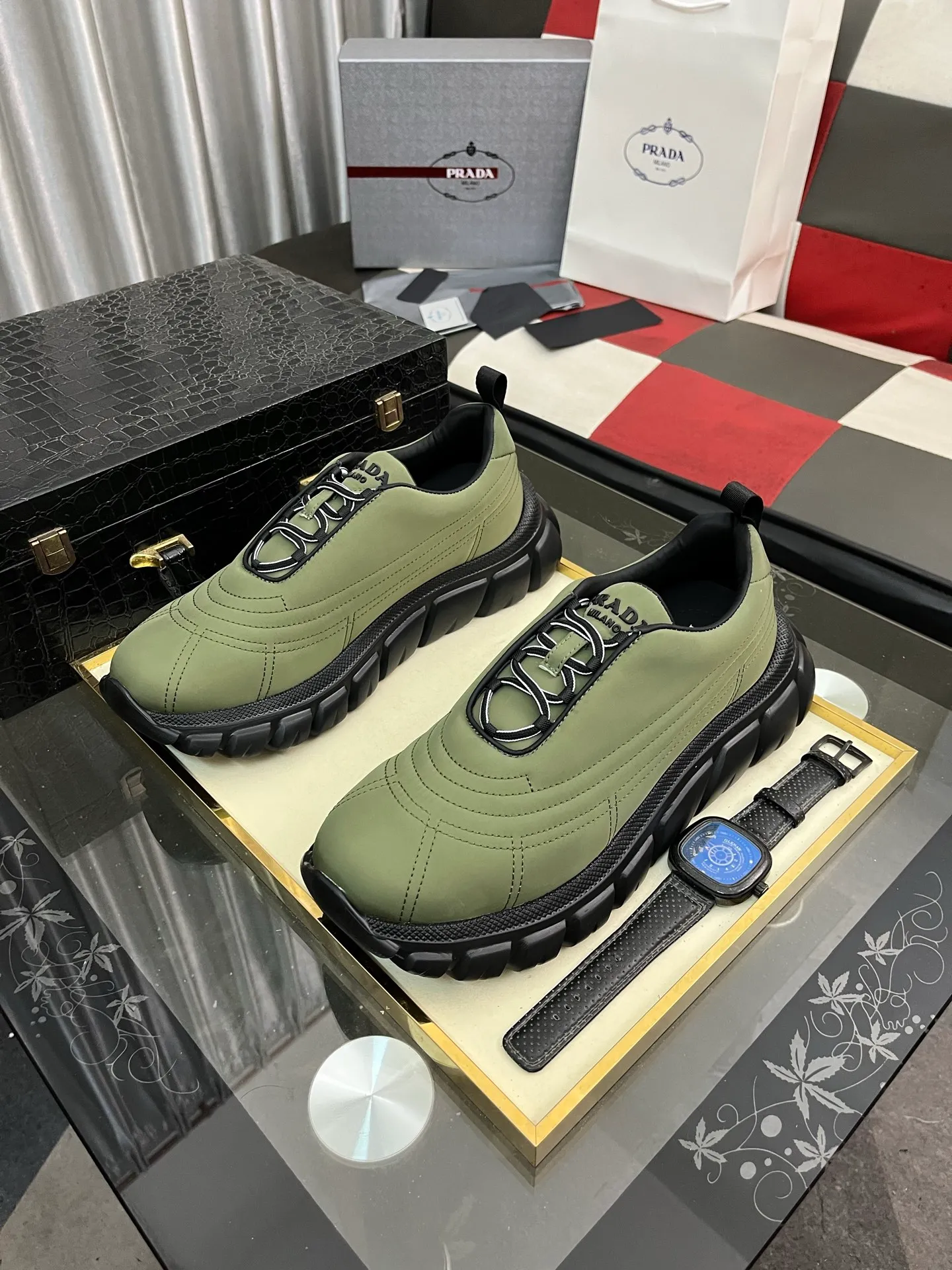 Men's shoes 💰560⌚️⌚️【PRADA】Prada - high-end quality original order 🔍🔍🔍 casual sports shoes - Upper: imported 🔝 Napa calfskin, pebbled calfskin, branded epoxy hollow mesh canvas, shoe body sewn with branded metal fasteners - Lining: water-dyed cowhide - Outsole: ultra-light TPU foam rubber; two-color molded outsole -Ultra-high quality control, fine workmanship, highlighting (high-end, nobility, class) -Size: 38-445️⃣colors available